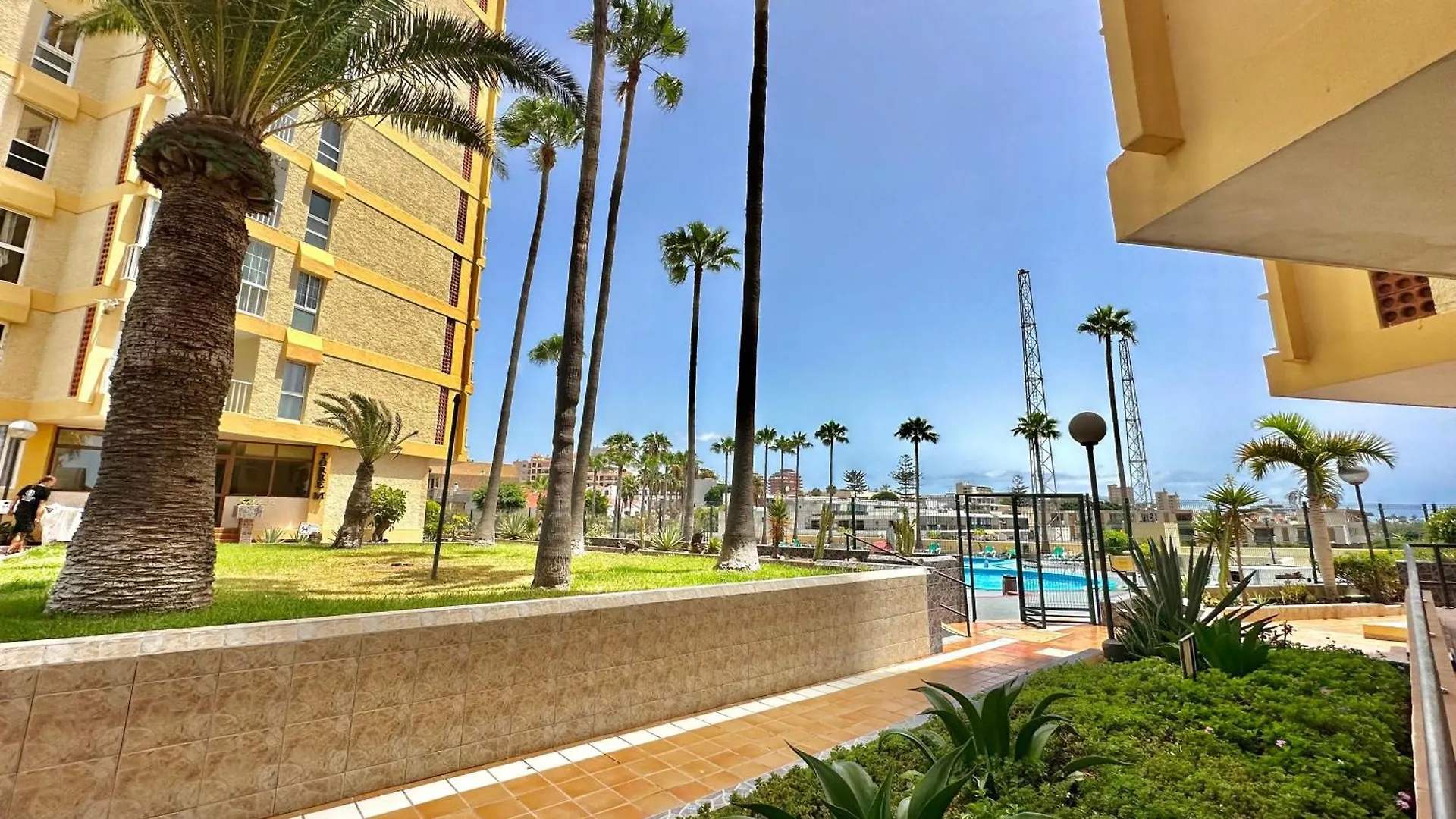Playa De Las Americas - Torres De Yomely Arona  0*, Arona (Tenerife)